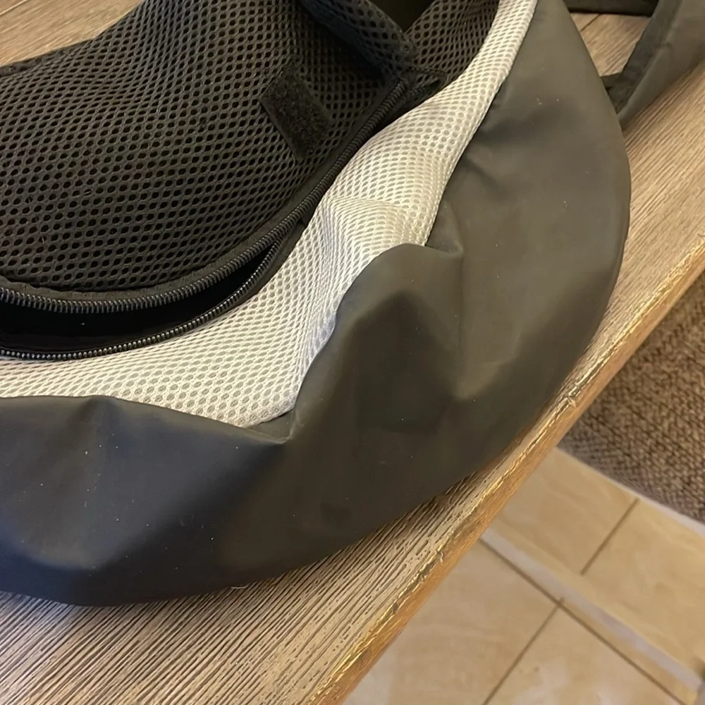 COPY - NWOT SLING DOG CARRIER